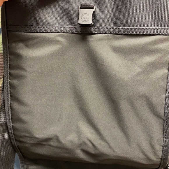 Hershel Supply Co Lane Cross body Night camo. - Picture 16 of 16